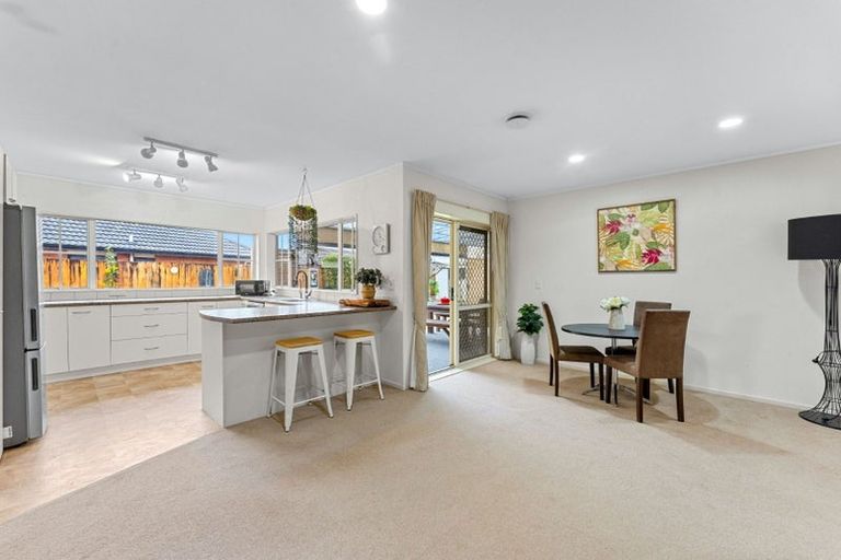 Photo of property in 6 Pono Place, Waiuku, 2123