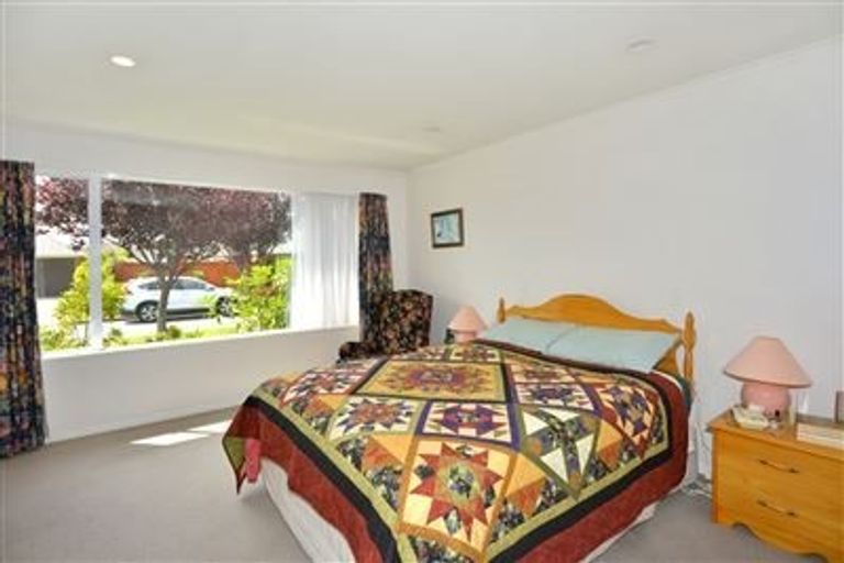 Photo of property in 2 Thoresby Mews, Avonhead, Christchurch, 8042