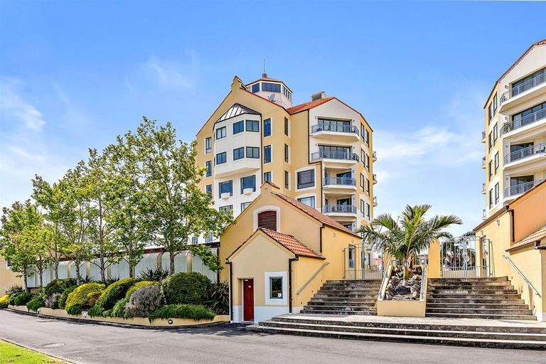 Photo of property in 15 Waterside Crescent, Gulf Harbour, Whangaparaoa, 0930