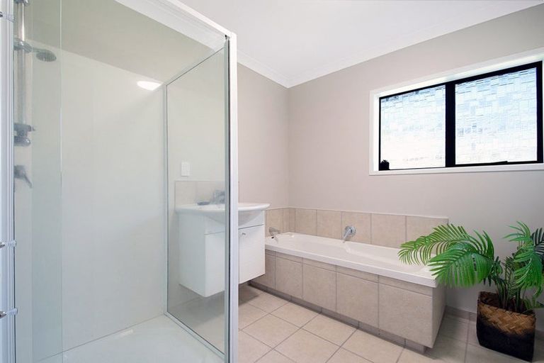 Photo of property in 17 Palomino Drive, Henderson, Auckland, 0612