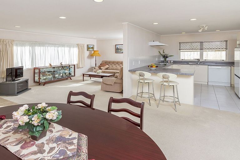 Photo of property in 1/28 Rochester Crescent, Somerville, Auckland, 2014