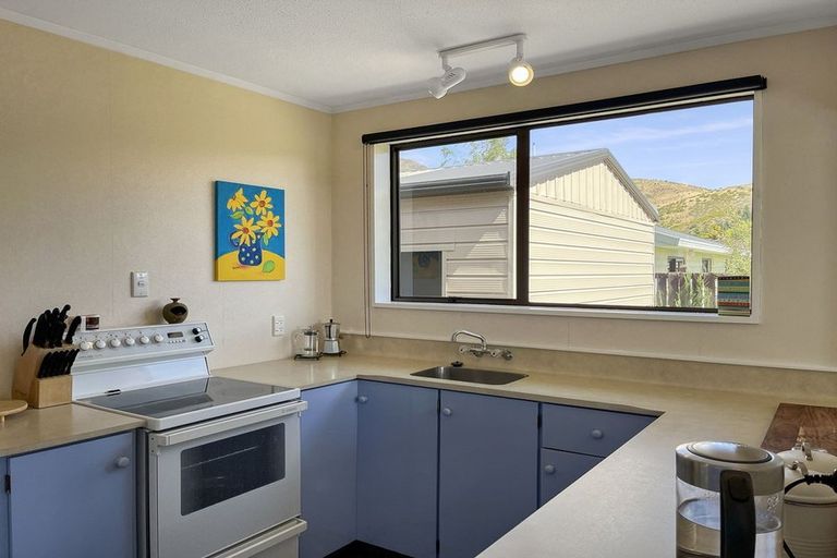 Photo of property in 13 Benmore Place, Omarama, 9412