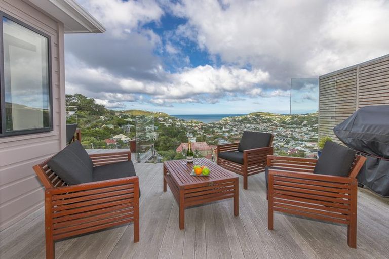 Photo of property in 7 Bay Lair Grove, Island Bay, Wellington, 6023