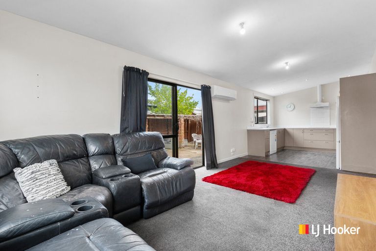 Photo of property in 101 Oxford Street, South Dunedin, Dunedin, 9012