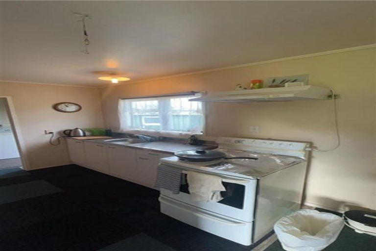 Photo of property in 28 Pukeroa Place, Papakura, 2110