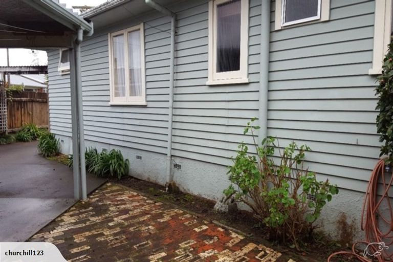 Photo of property in 15 Stewart Place, Melville, Hamilton, 3206