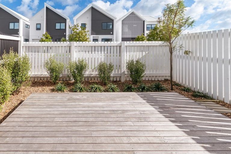 Photo of property in 4 Green Bamboo Road, Hobsonville, Auckland, 0616