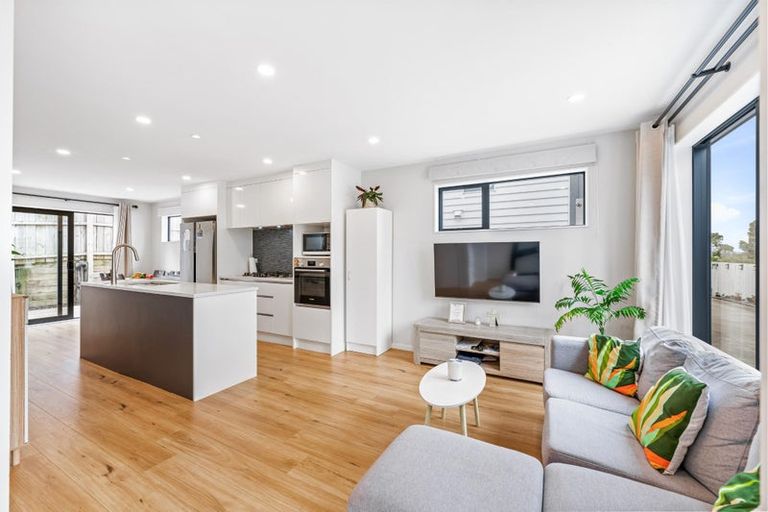 Photo of property in 59d Redwood Drive, Massey, Auckland, 0614