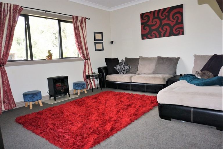 Photo of property in 207 Takapu Road, Manakau, Levin, 5573