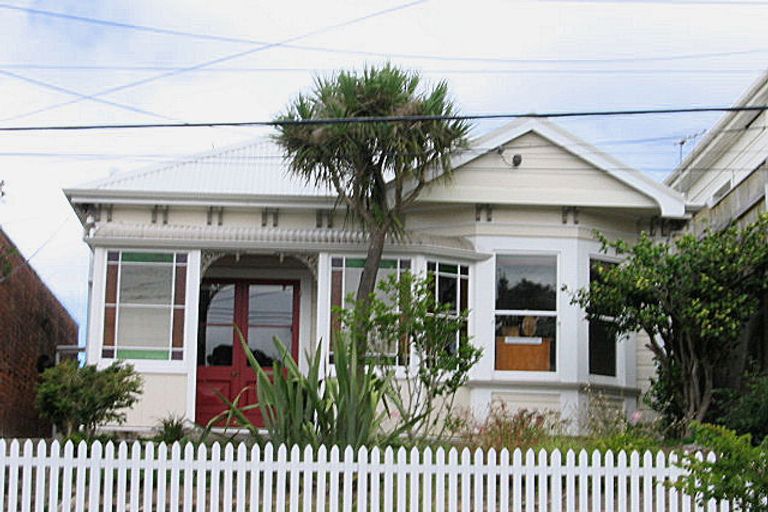 Photo of property in 15 Chilka Street, Berhampore, Wellington, 6023