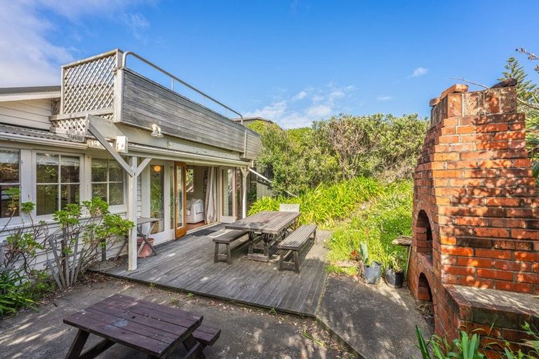 Photo of property in 59 Tutere Street, Waikanae Beach, Waikanae, 5036