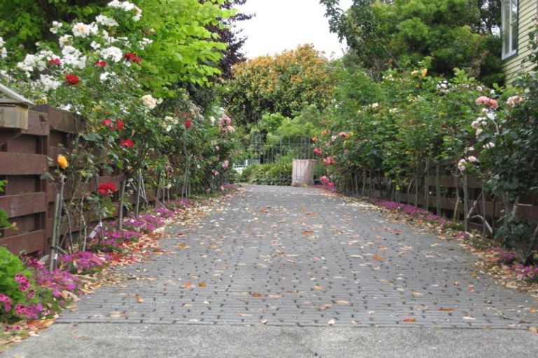 Photo of property in 34 Waterlea Avenue, Mangere Bridge, Auckland, 2022