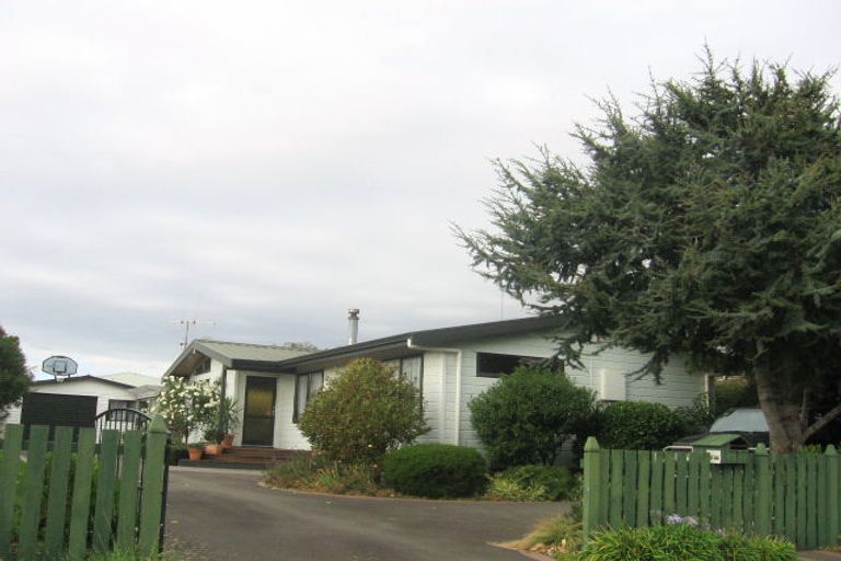 Photo of property in 41 Pencarrow Street, Highbury, Palmerston North, 4412