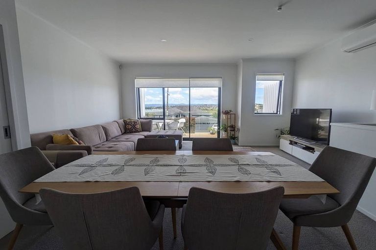 Photo of property in 26/1 Scott Road, Hobsonville, Auckland, 0616