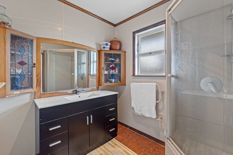 Photo of property in 10 Brains Road, Kelston, Auckland, 0602