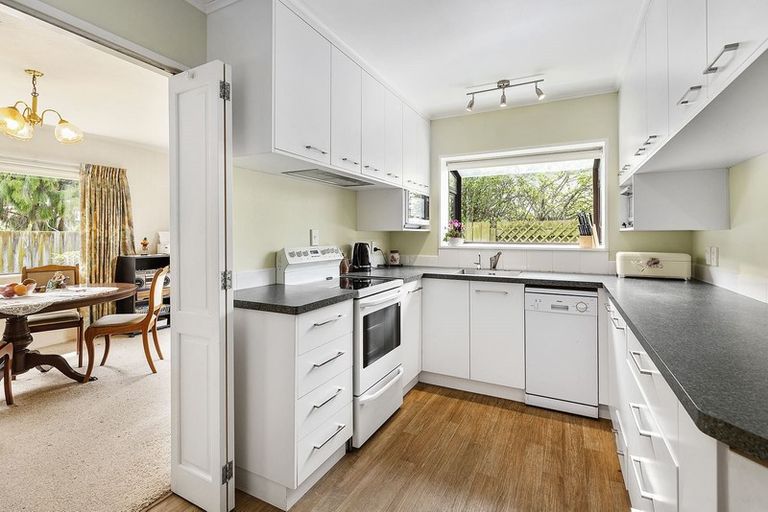 Photo of property in 85c Oxford Street, Tawa, Wellington, 5028