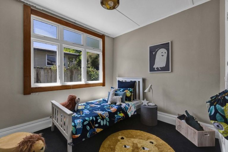 Photo of property in 95 Awanui Street, Merrilands, New Plymouth, 4312