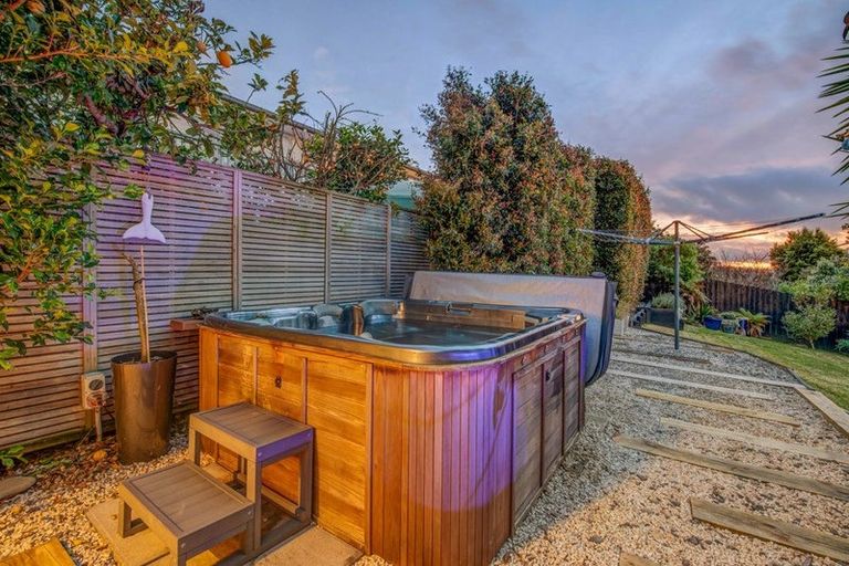 Photo of property in 88 Tiri Road, Tindalls Beach, Whangaparaoa, 0930