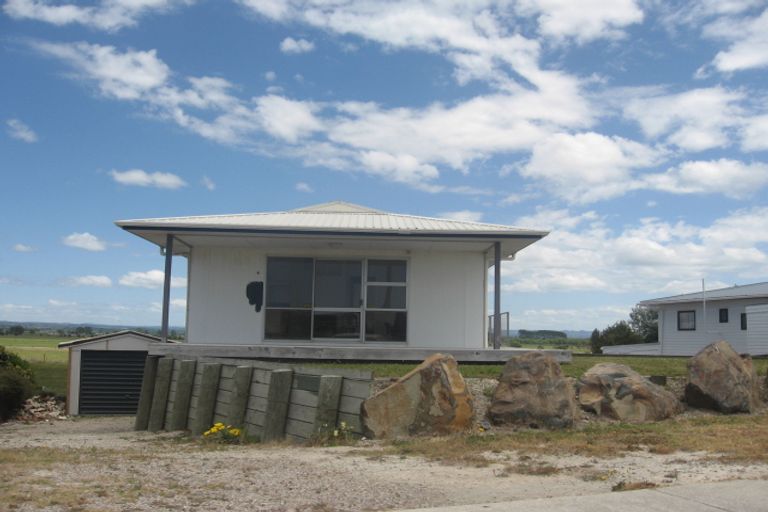 Photo of property in 136 Pukehina Parade, Pukehina, Te Puke, 3189