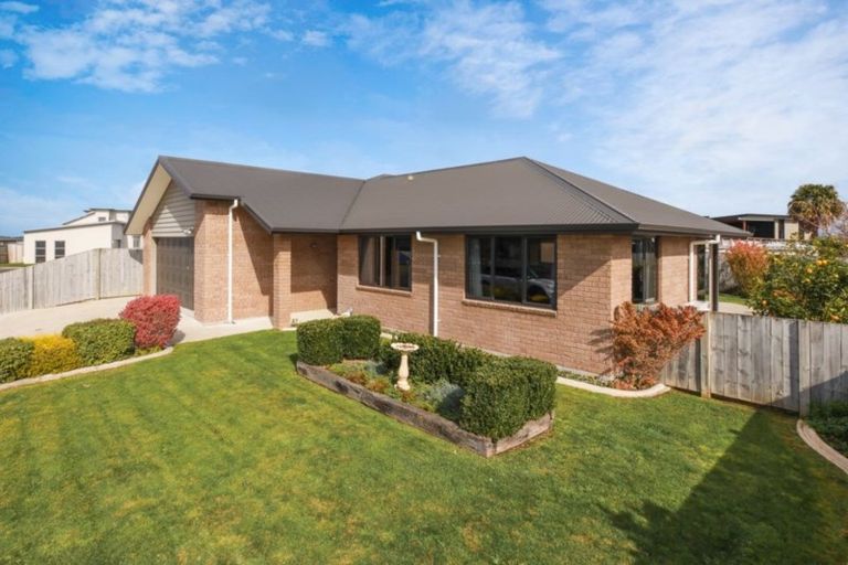 Photo of property in 10 Ruske Place, Grandview Heights, Hamilton, 3200