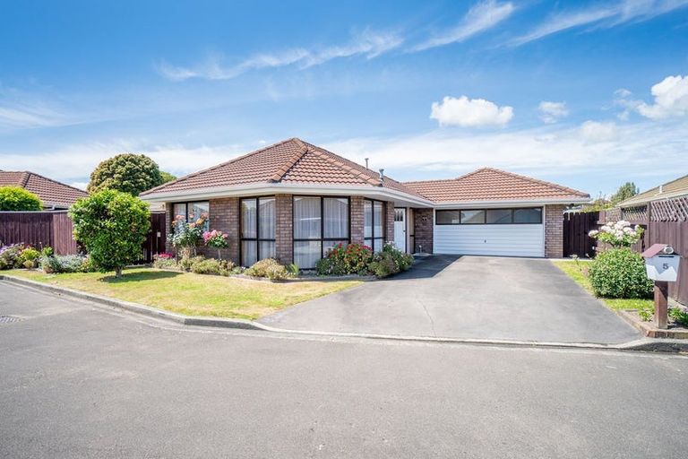 Photo of property in 5 Seville Court, Terrace End, Palmerston North, 4410