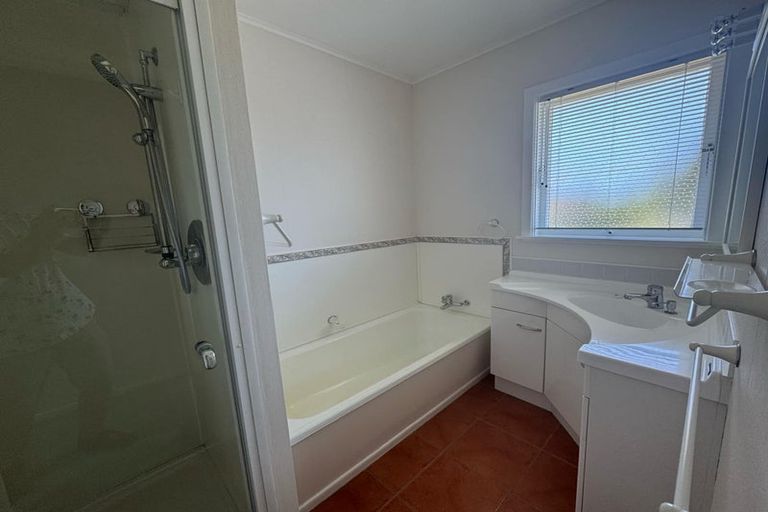 Photo of property in 33 Rosebank Avenue, Avalon, Lower Hutt, 5011