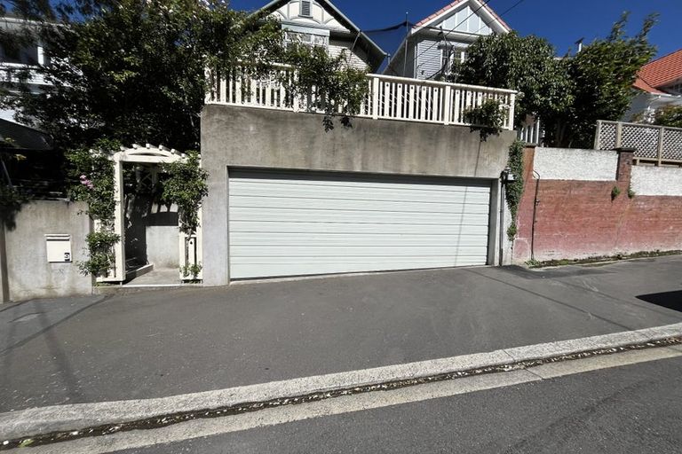 Photo of property in 9 Glen Road, Kelburn, Wellington, 6012
