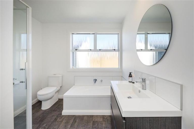 Photo of property in 102 Ferguson Street, West End, Palmerston North, 4412