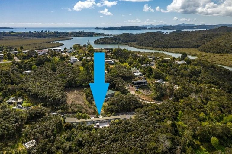 Photo of property in Apple Bnb, 3 Kaipatiki Rise, Haruru, 0204