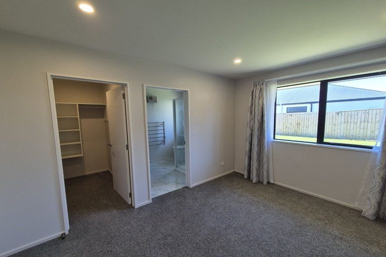 Photo of property in 17 Wexford Crescent, Halswell, Christchurch, 8025