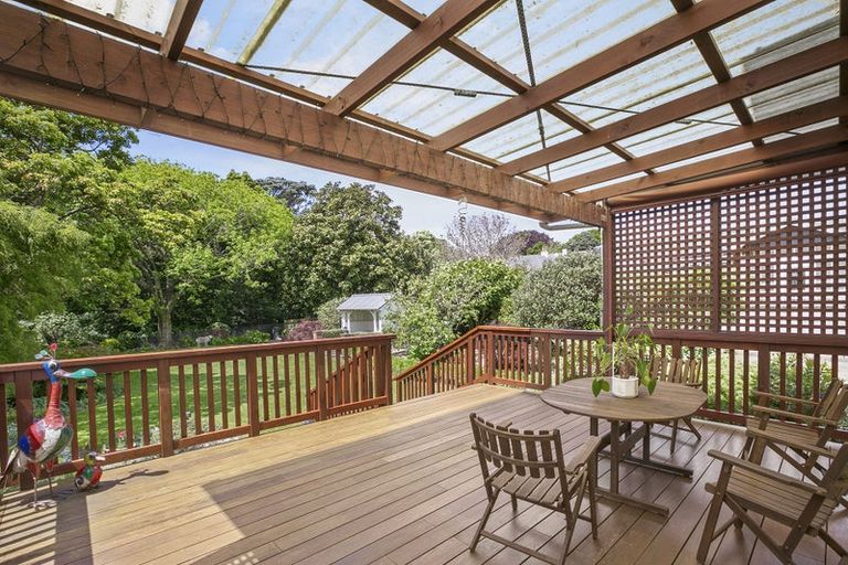 Photo of property in 33 Cameron Street, New Plymouth, 4310