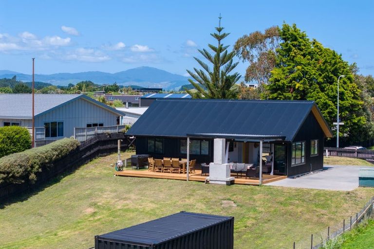 Photo of property in 7 Sand Dune Grove, Waikawa Beach, Manakau, 5573