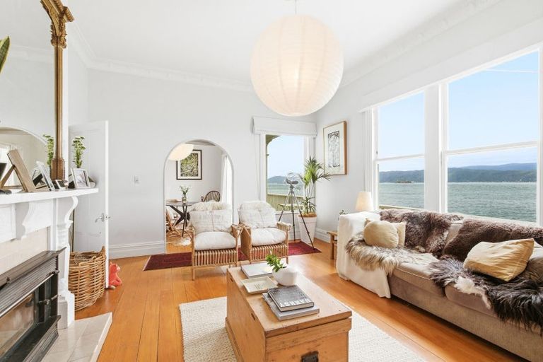 Photo of property in 427 Karaka Bay Road, Karaka Bays, Wellington, 6022