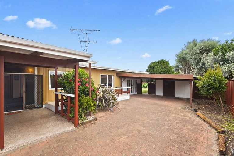 Photo of property in 8 Alf Walker Place, Papakura, 2110