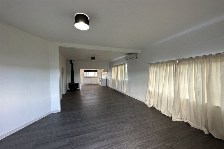 Photo of property in 14 Airdrie Road, Ranui, Auckland, 0612