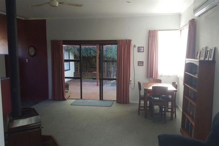 Photo of property in 90 Rhodes Street, Waimate, 7924