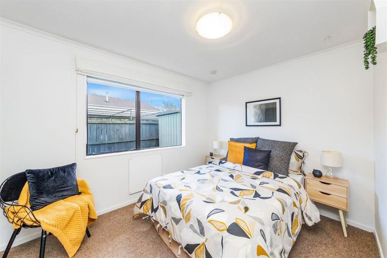 Photo of property in 100 John F Kennedy Drive, Milson, Palmerston North, 4414