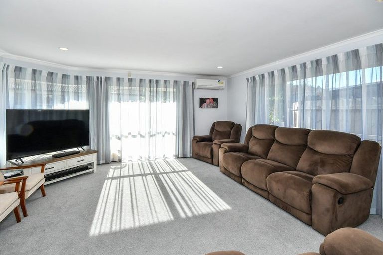 Photo of property in 1/48 Stewart Gibson Place, Manurewa, Auckland, 2105