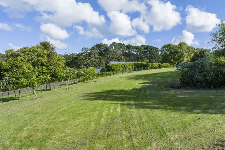 Photo of property in 97 Shaw Road, Oratia, Auckland, 0604