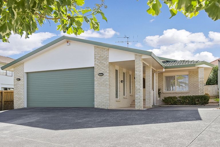 Photo of property in 1/28 Rochester Crescent, Somerville, Auckland, 2014