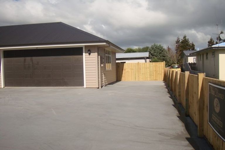 Photo of property in 1 Sandleigh Road, Hamilton Lake, Hamilton, 3204