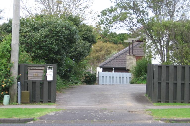 Photo of property in 92b Sandspit Road, Shelly Park, Auckland, 2014