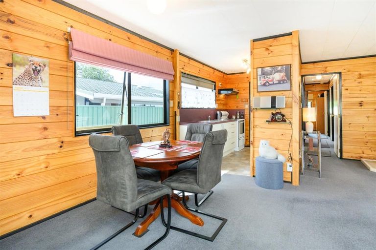 Photo of property in 1 Oldfield Place, Bulls, 4818