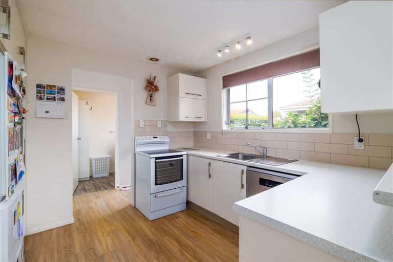 Photo of property in 4 Karnak Crescent, Russley, Christchurch, 8042