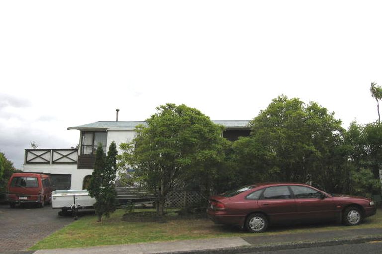 Photo of property in 18 Wylie Avenue, Sunnynook, Auckland, 0620