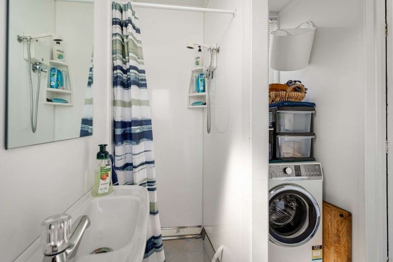 Photo of property in 14 Mermaid Place, Whitianga, 3510