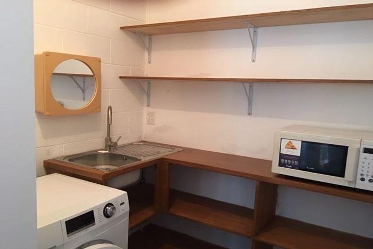 Photo of property in 1/29 Oaktree Avenue, Browns Bay, Auckland, 0630