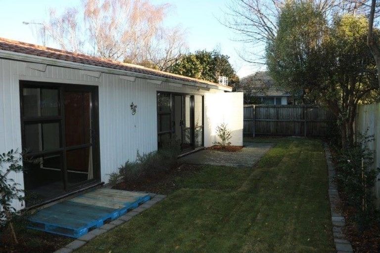 Photo of property in 93 Grahams Road, Burnside, Christchurch, 8041
