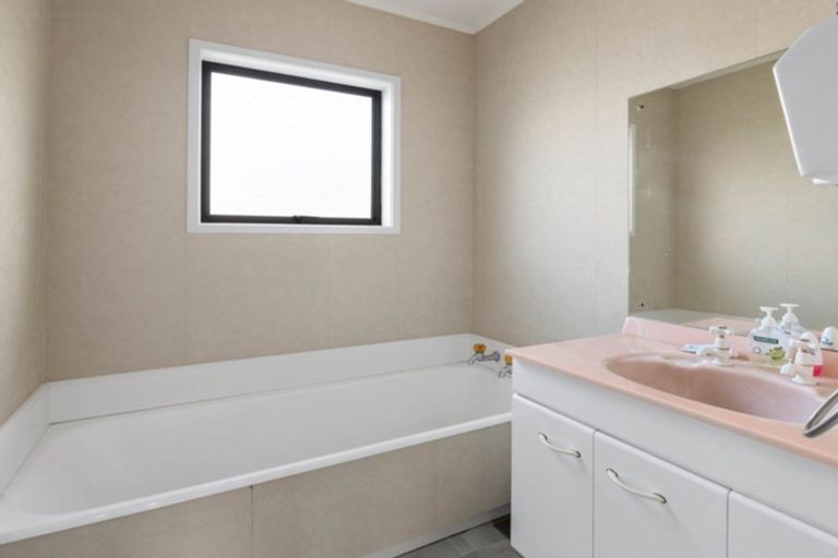 Photo of property in 6 Blomfield Street, Pukehangi, Rotorua, 3015