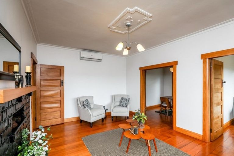 Photo of property in 42 Carrington Street, Lower Vogeltown, New Plymouth, 4310